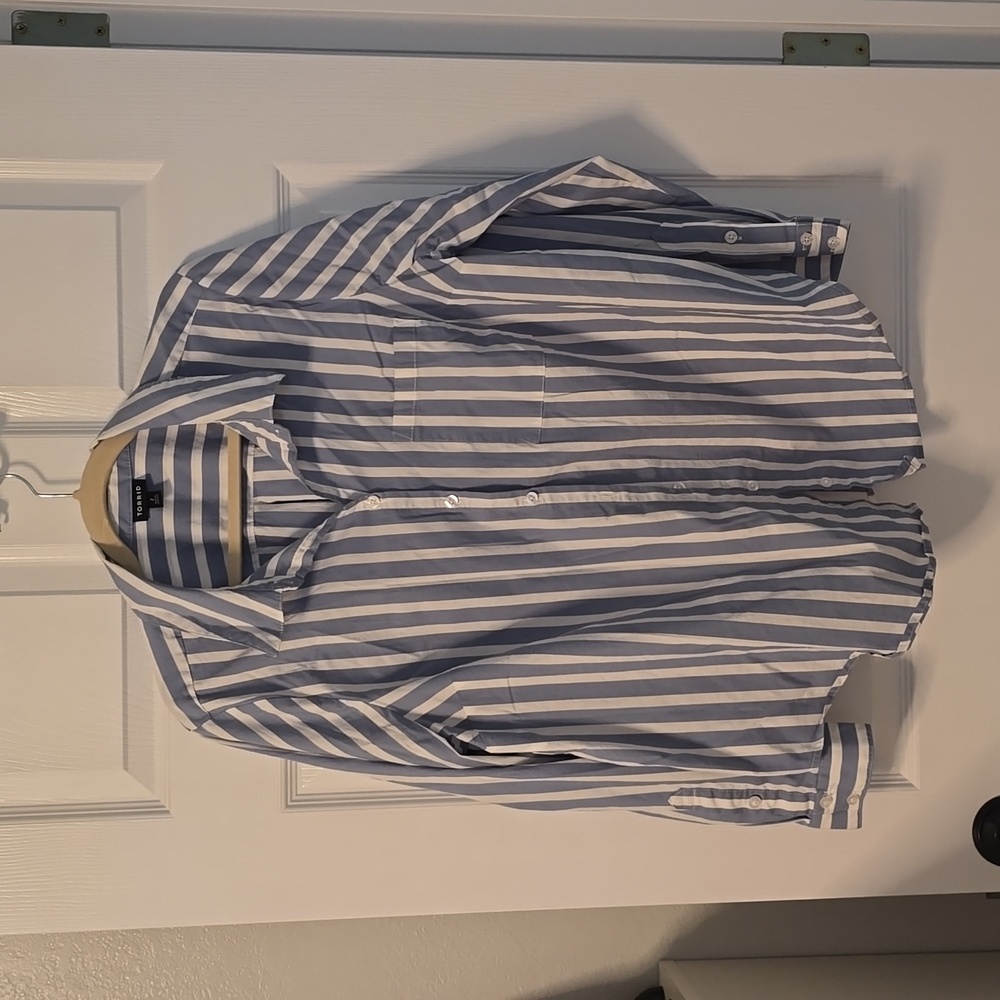 Women's button up shirt